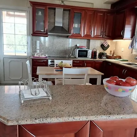 Coastal Sea Charm - Sandi & Phil Home Nerotrivia