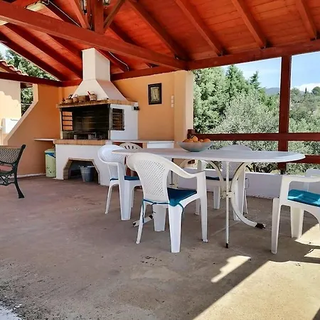 Coastal Sea Charm - Sandi & Phil Home Villa Nerotrivia