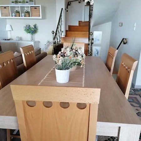 Coastal Sea Charm - Sandi & Phil Home Villa