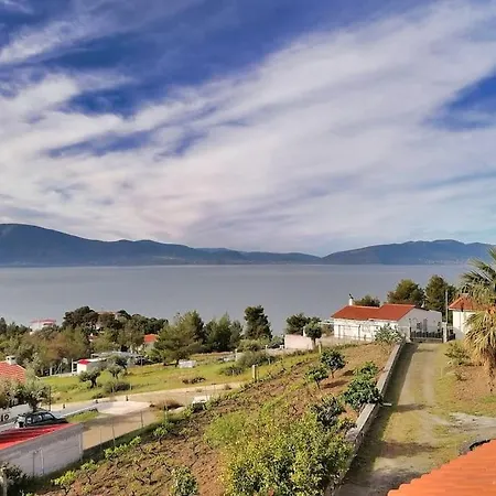 Coastal Sea Charm - Sandi & Phil Home Villa Nerotriviá